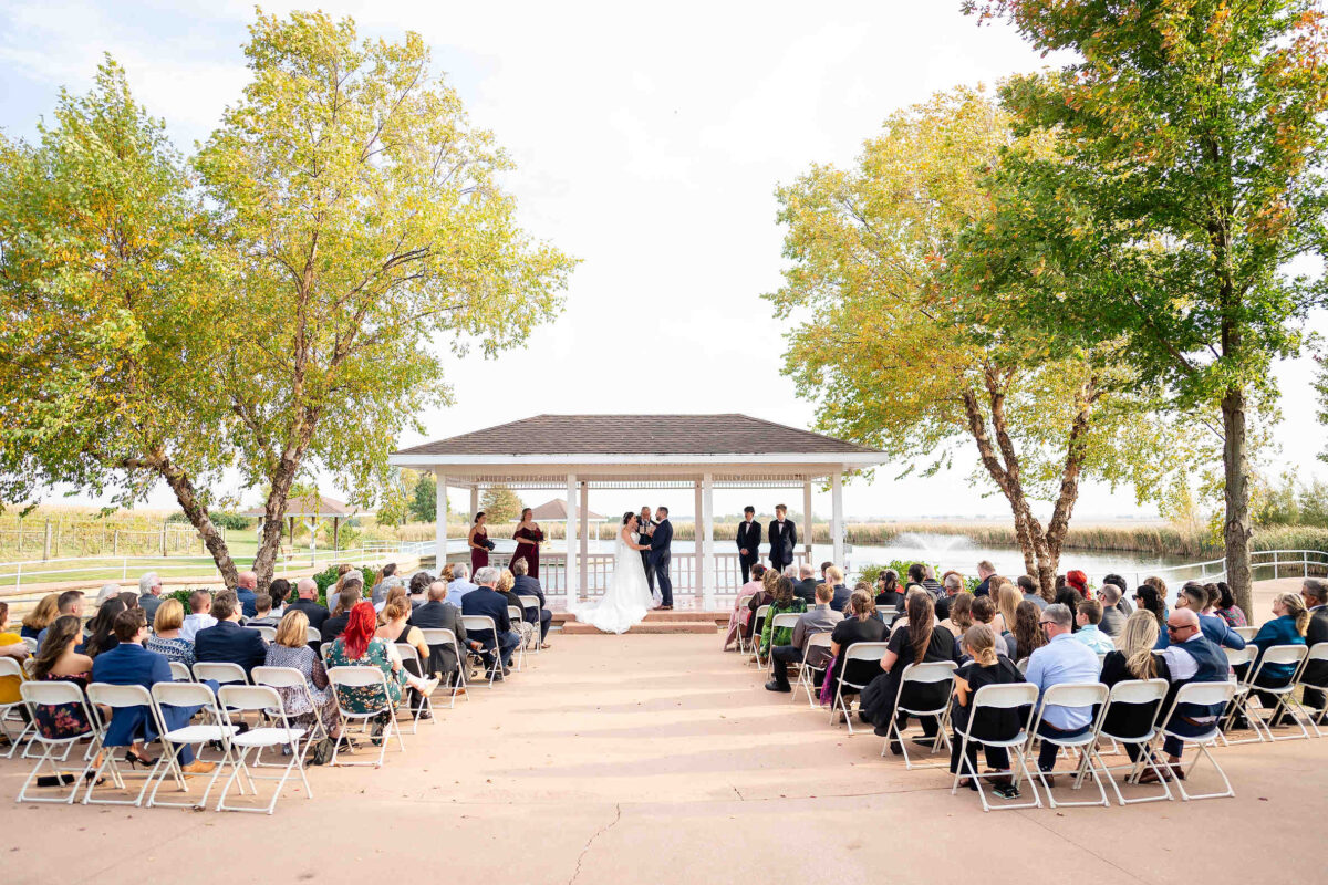 Mackinaw Valley Vineyard Wedding Photo by Ernst Jacobsen