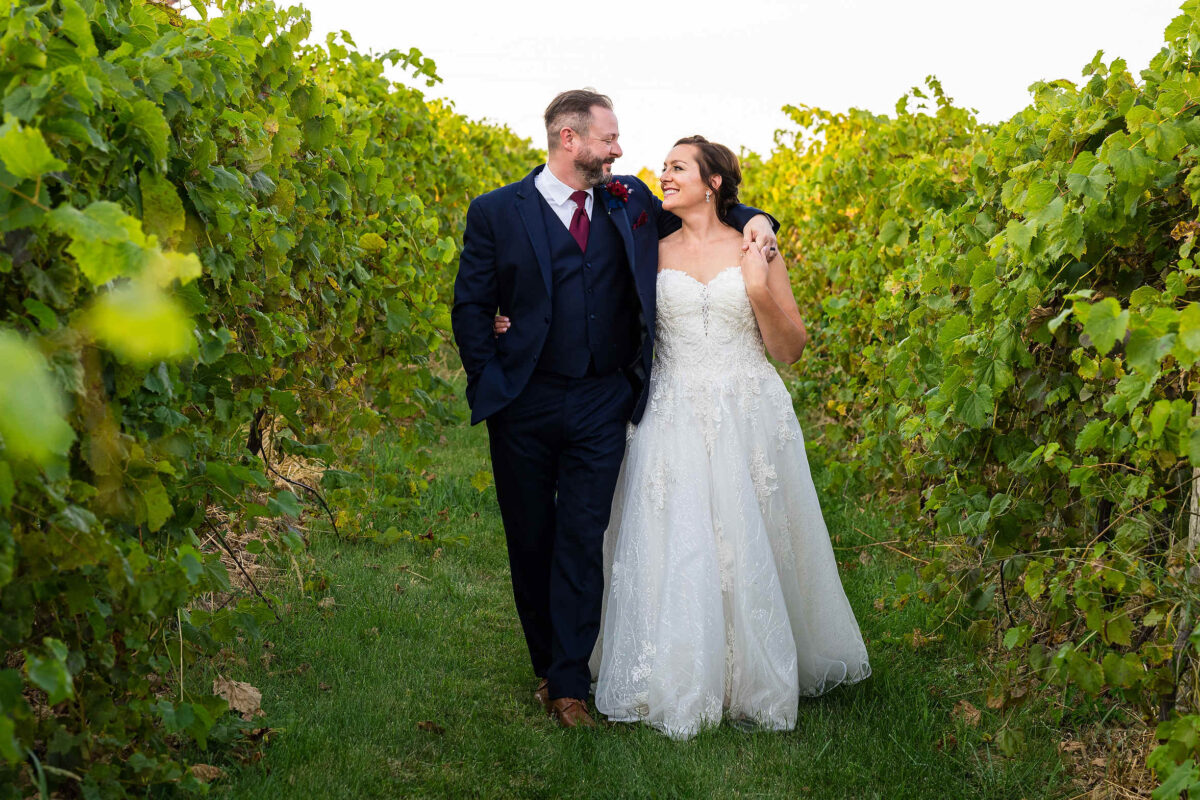 Mackinaw Valley Vineyard Wedding Photo by Ernst Jacobsen